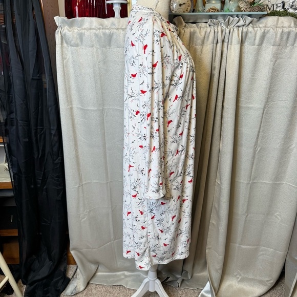 ARIA Collection Cardinal White and Red Nightgown Medium (Oversized - See Desc) - Picture 9 of 13